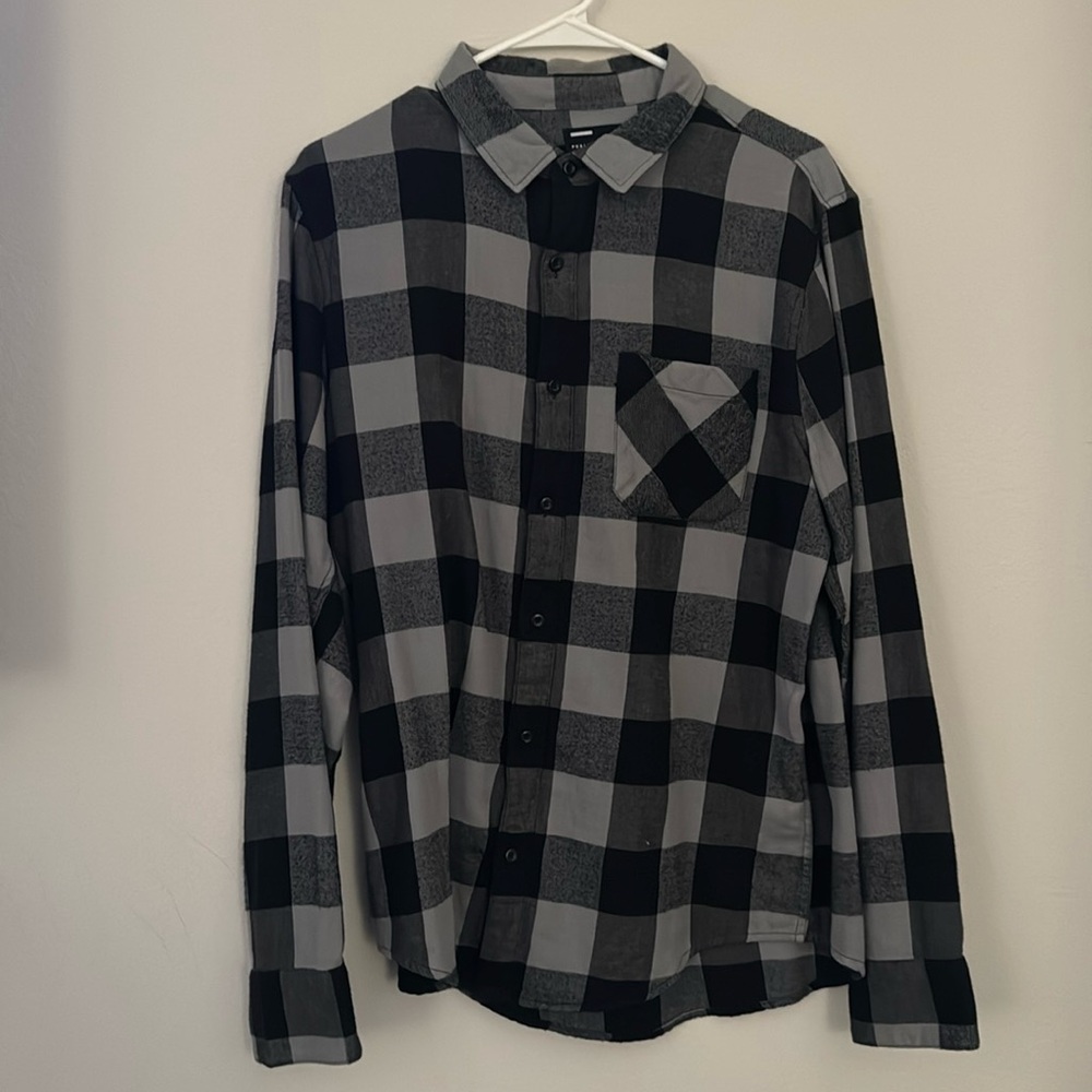 Public opinion button shirt size medium